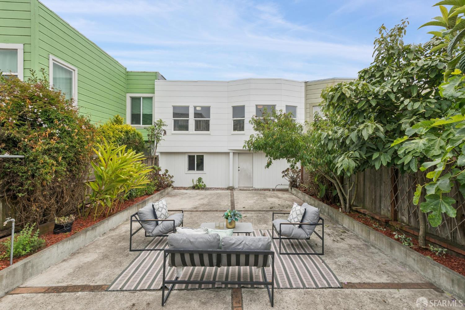 110 W Moltke Street