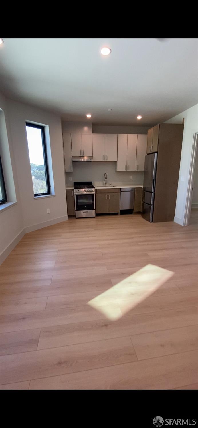 3945 Judah Street # 401
