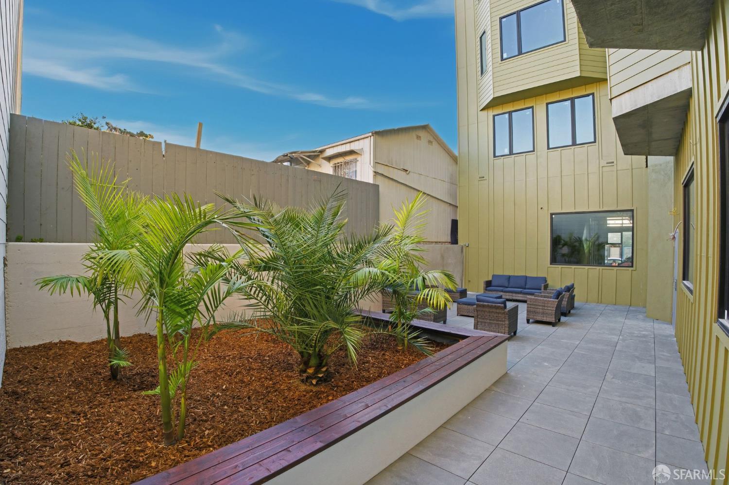 3945 Judah Street # 401
