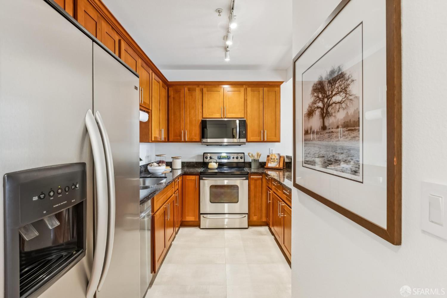 2060 Sutter Street # 406