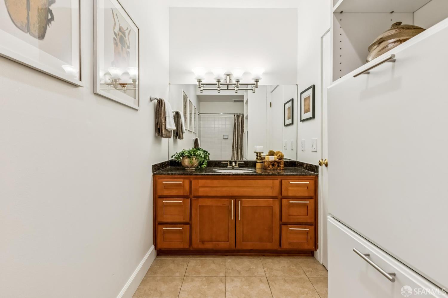 2060 Sutter Street # 406