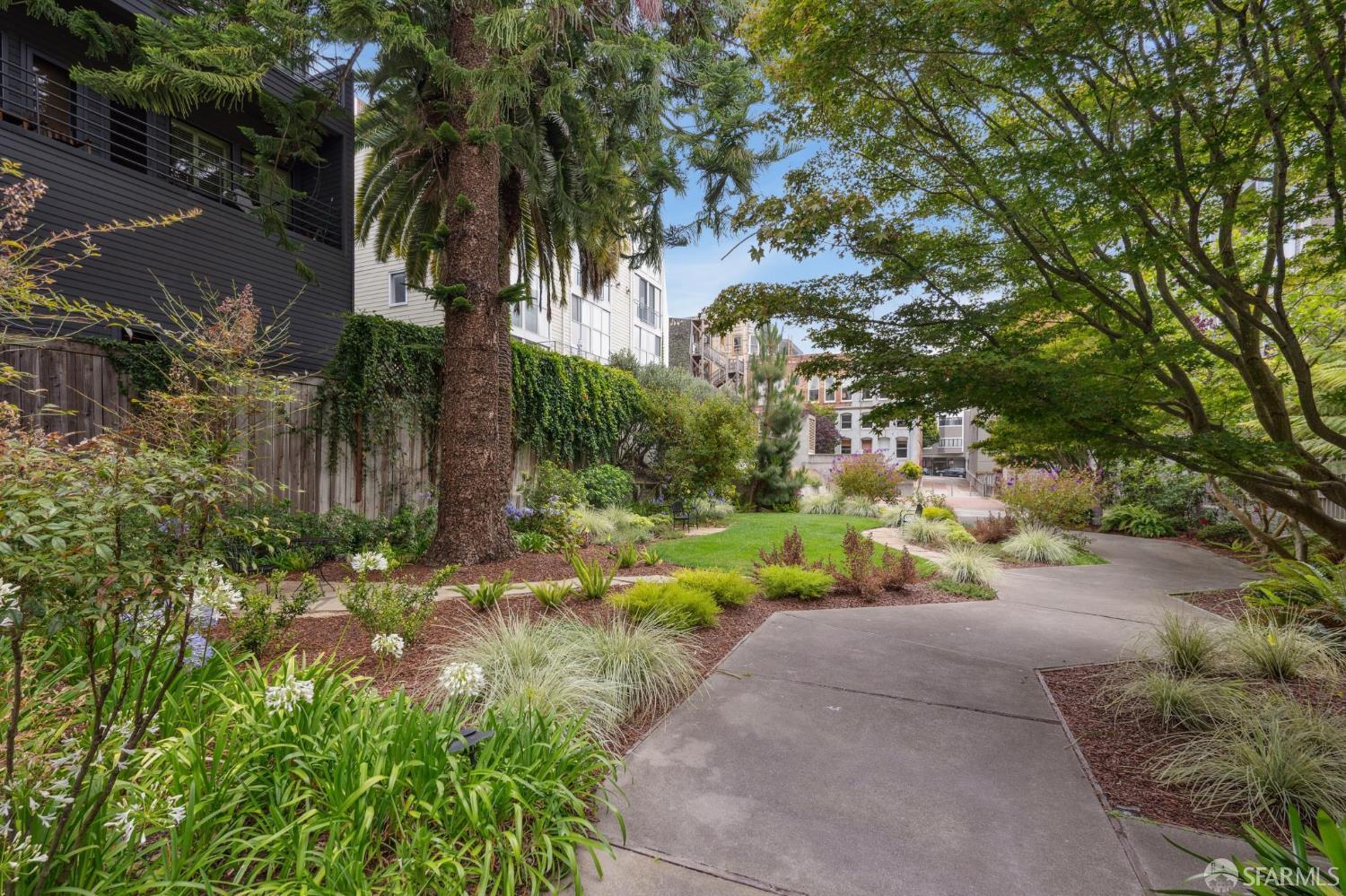 2060 Sutter Street # 406