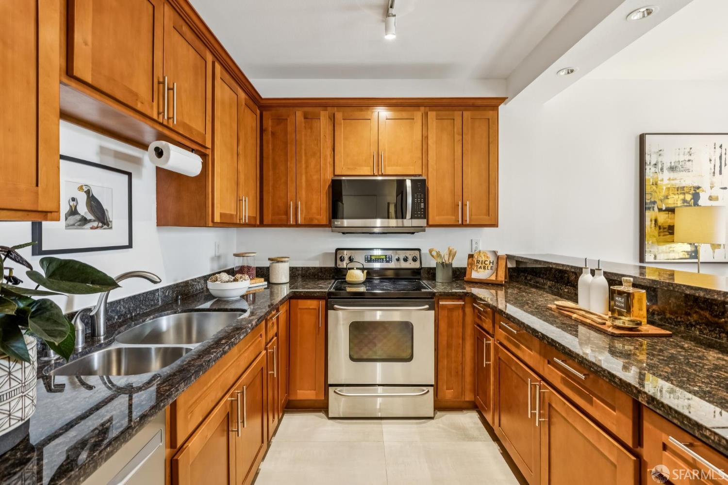 2060 Sutter Street # 406