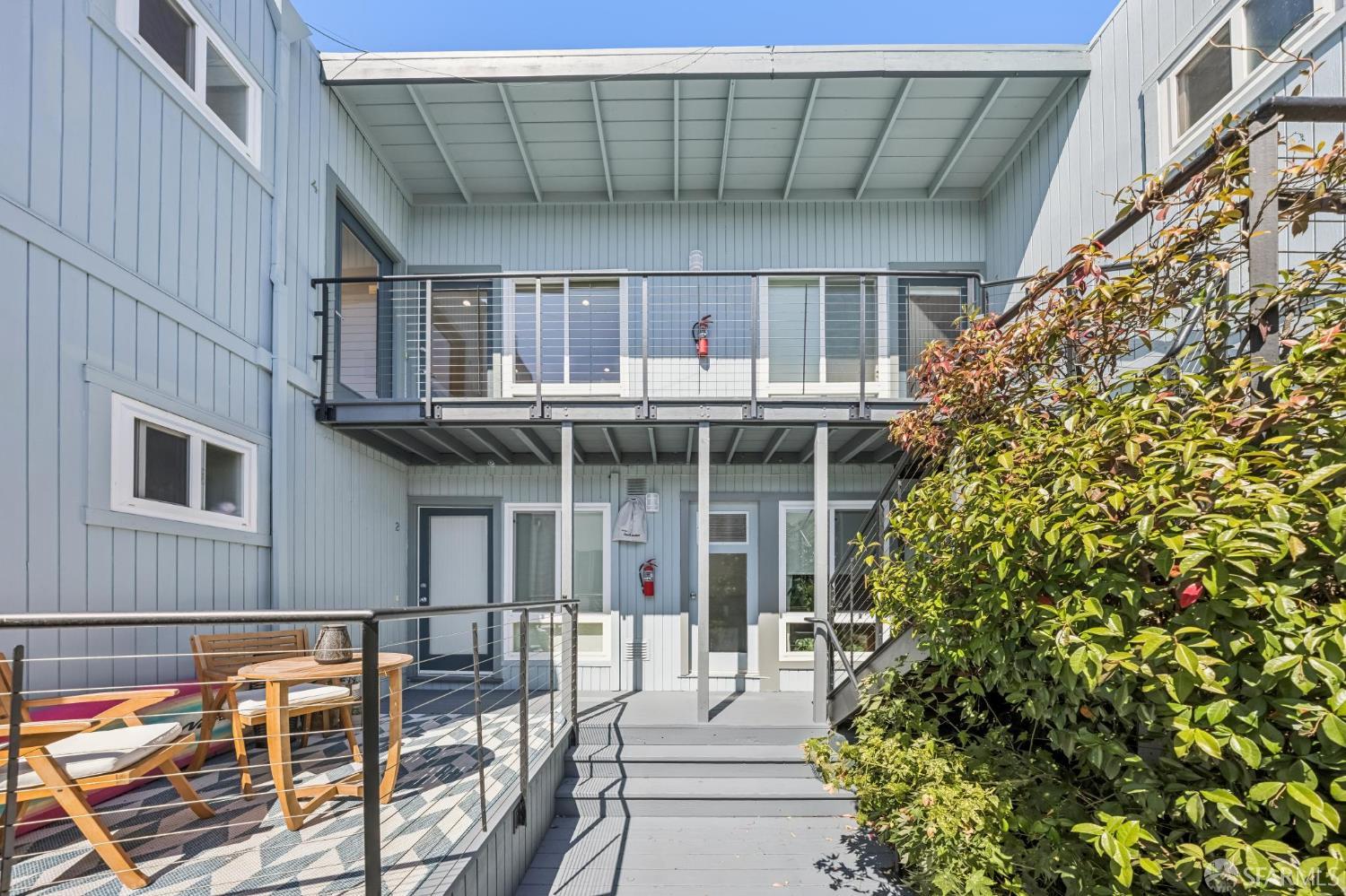 30 Fair Oaks Street