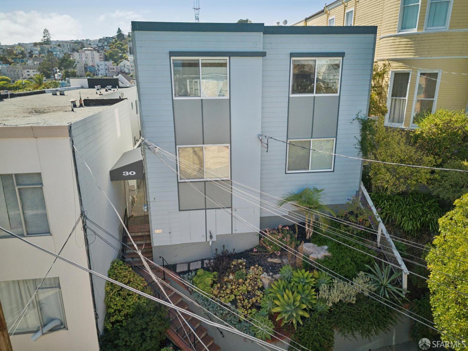 30 Fair Oaks Street