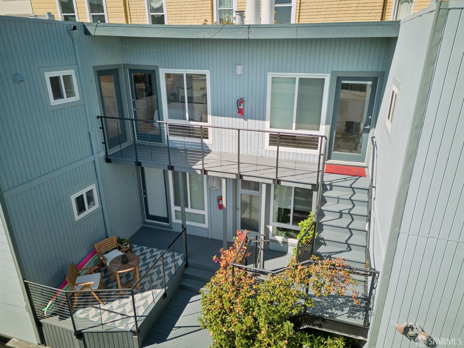 30 Fair Oaks Street