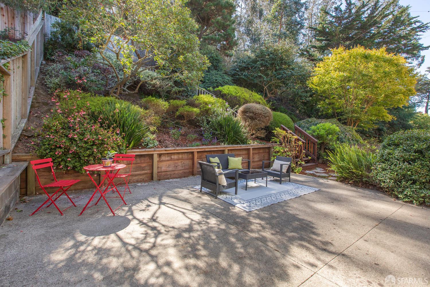 136 Dellbrook Avenue