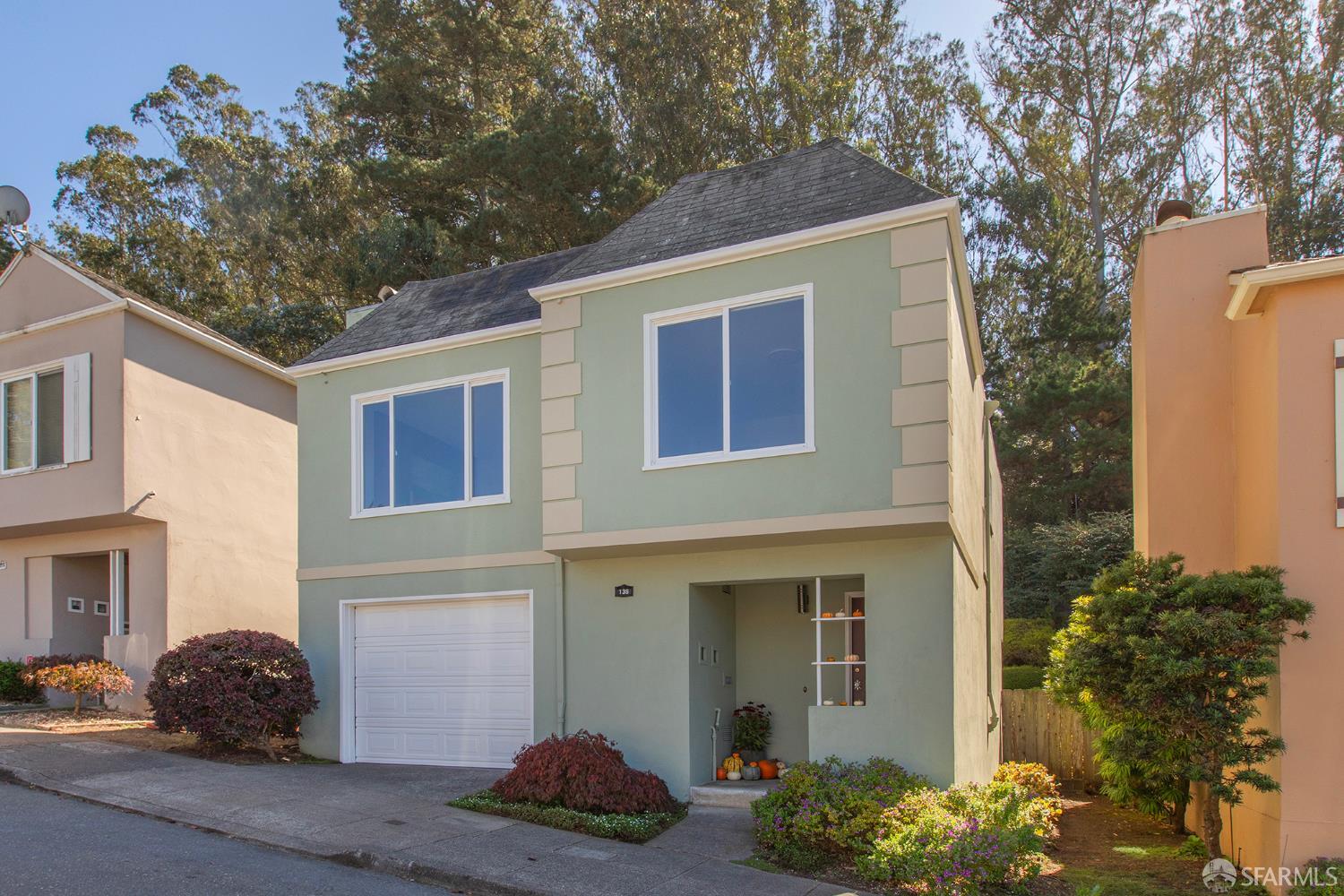 136 Dellbrook Avenue