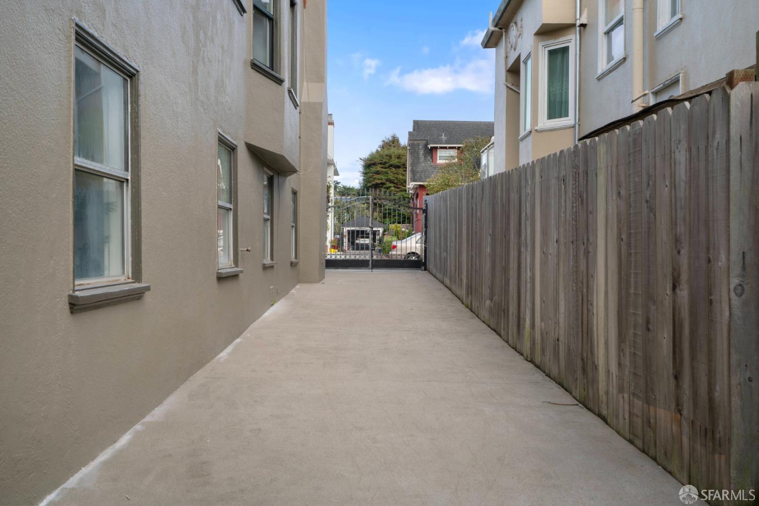 145 De Soto Street