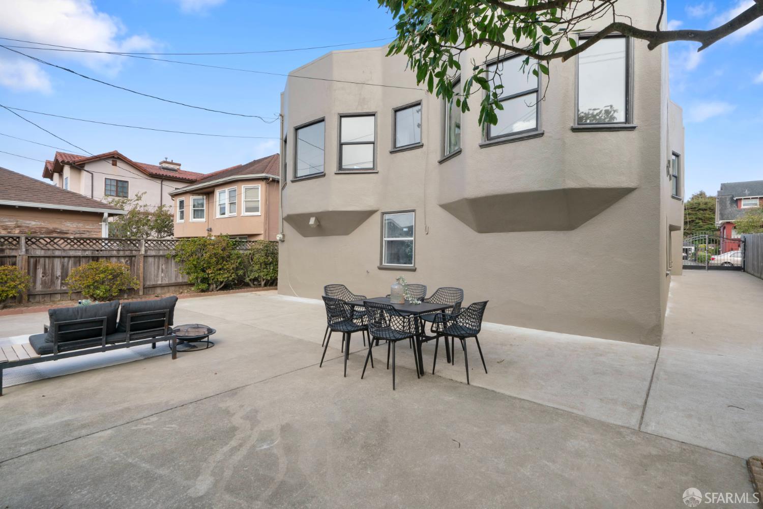 145 De Soto Street