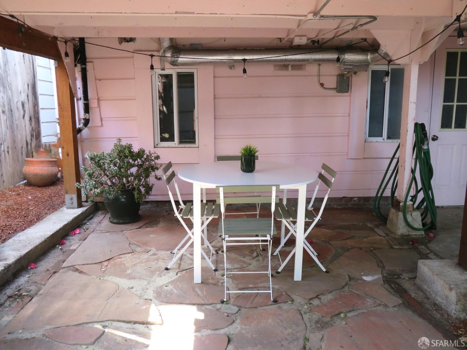 279 Bartlett Street