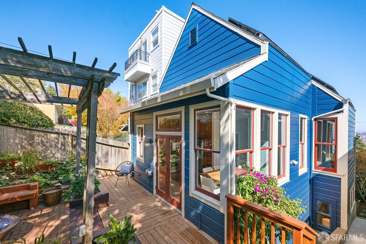206 Hoffman Avenue