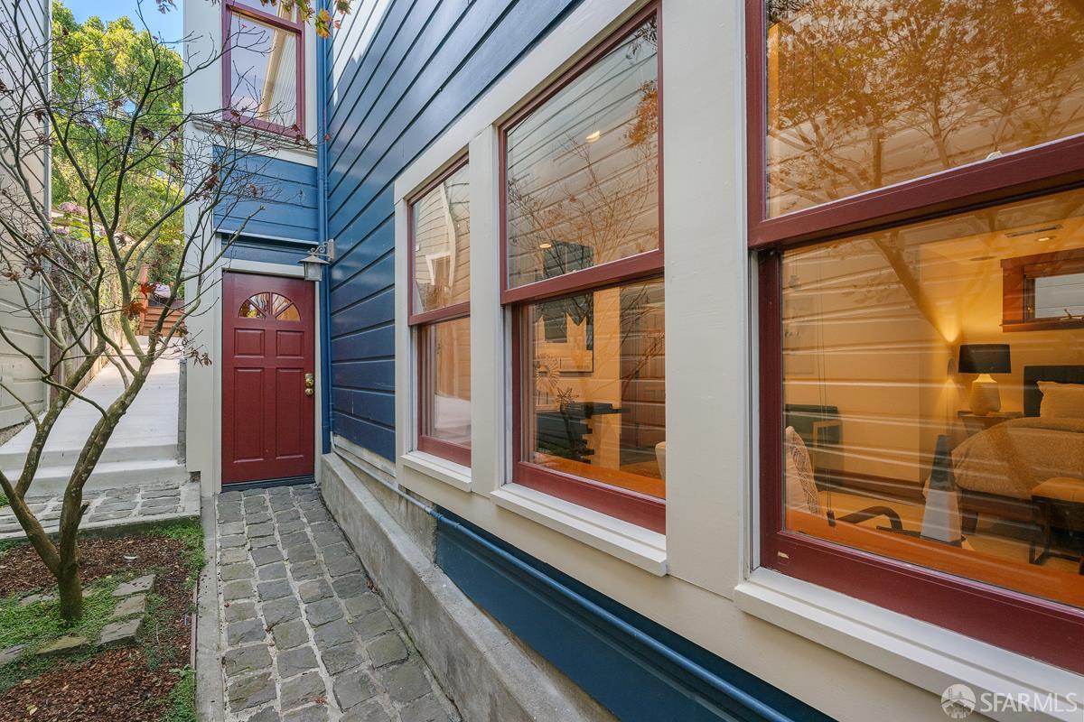 206 Hoffman Avenue