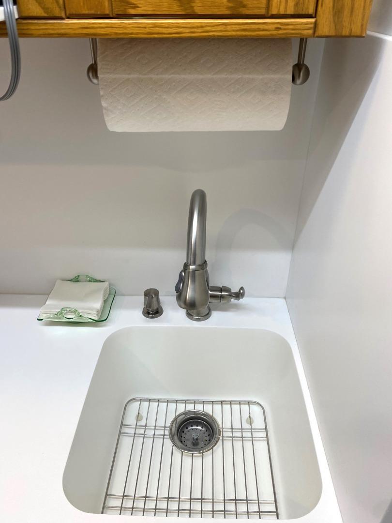 621 Mcclellan Avenue Studio