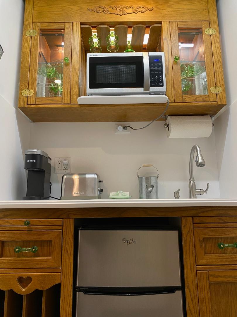 621 Mcclellan Avenue Studio