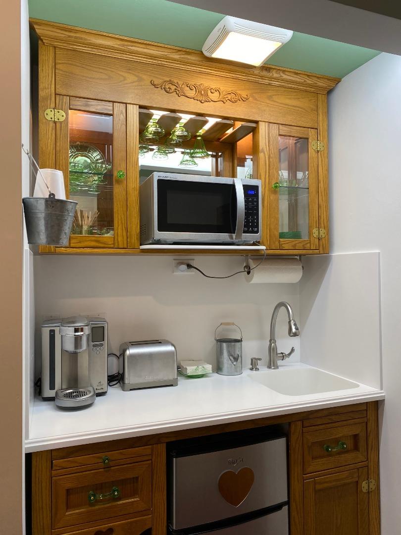 621 Mcclellan Avenue Studio