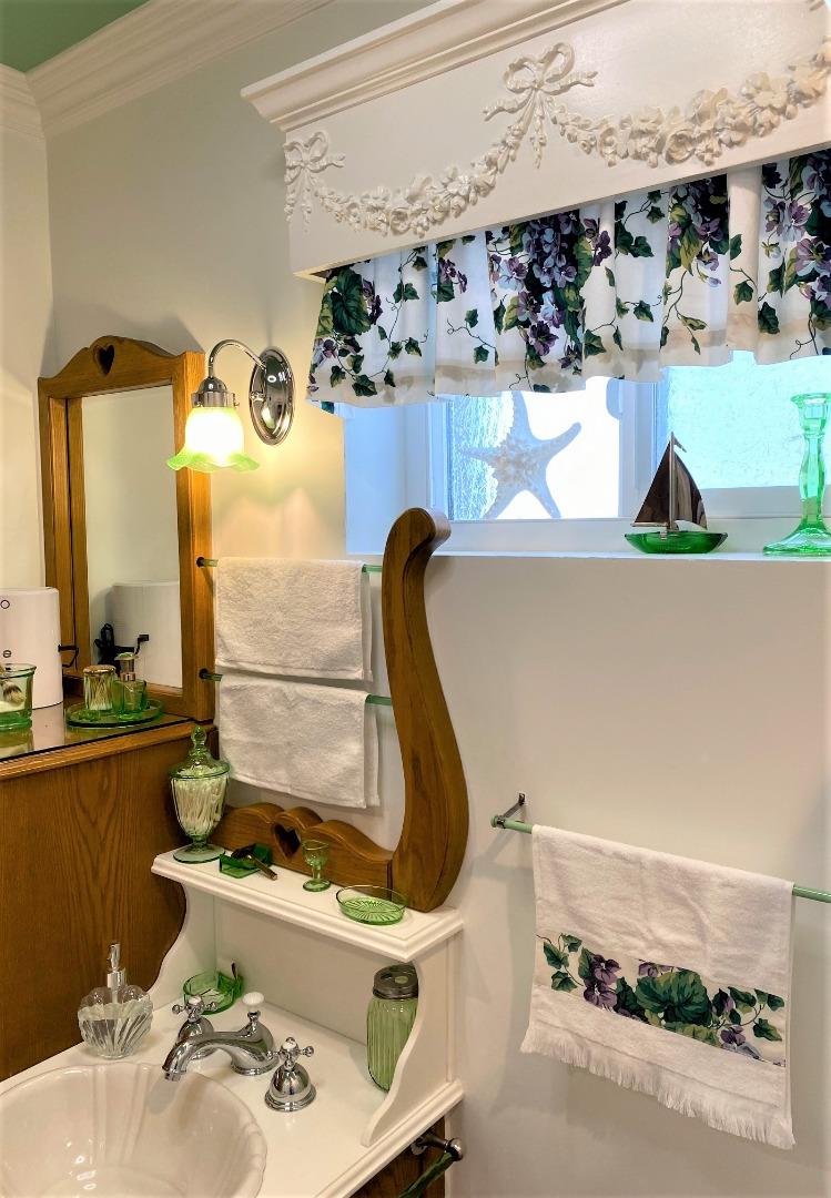 621 Mcclellan Avenue Studio