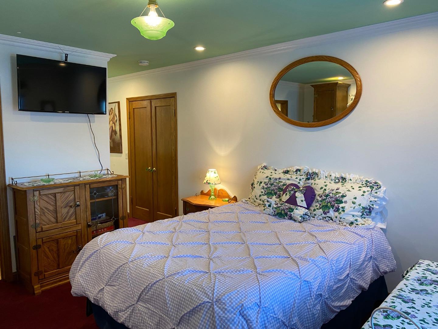 621 Mcclellan Avenue Studio