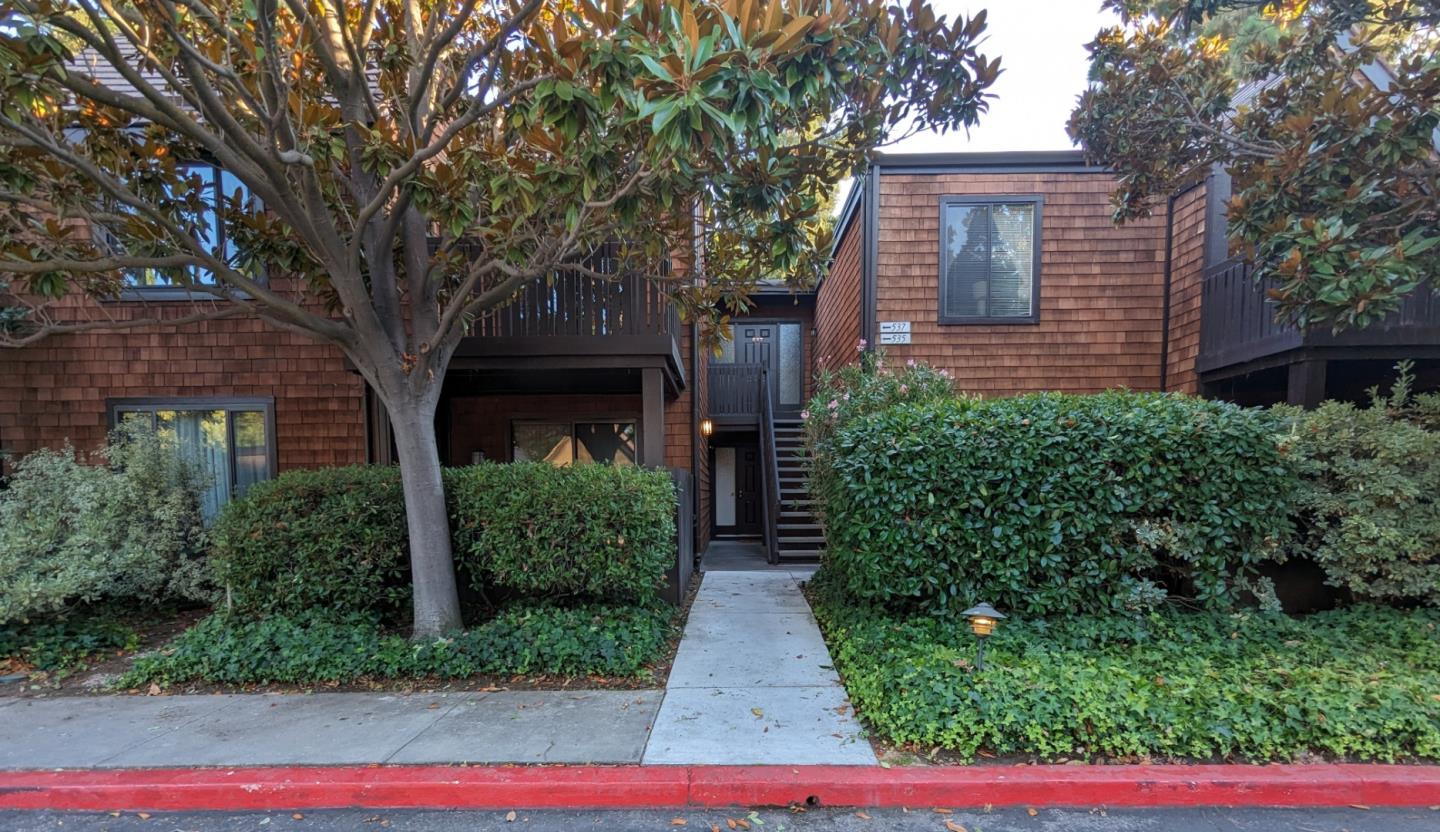 537 Thain Way