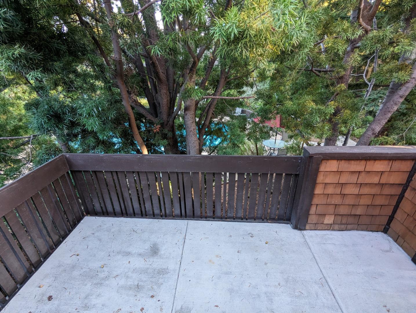 537 Thain Way