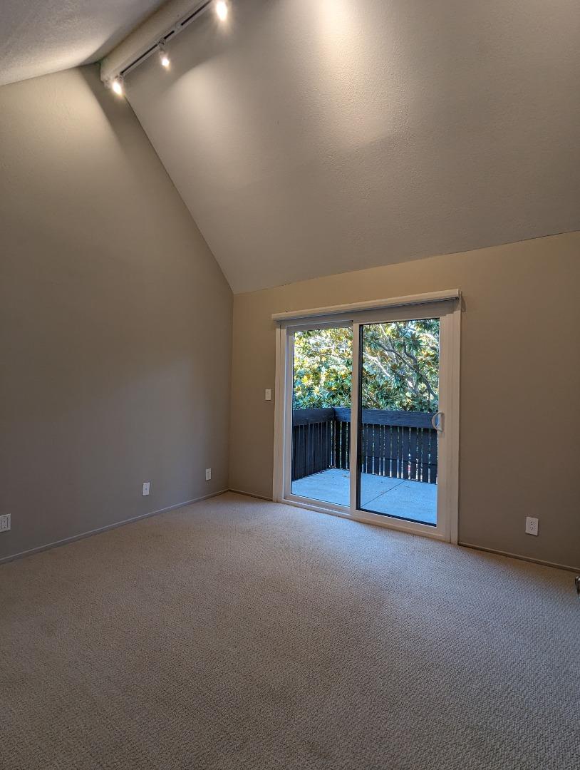 537 Thain Way