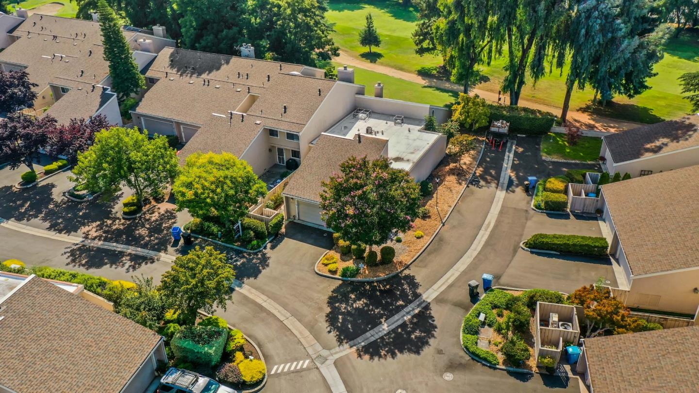 2475 Golf Links Circle 2475