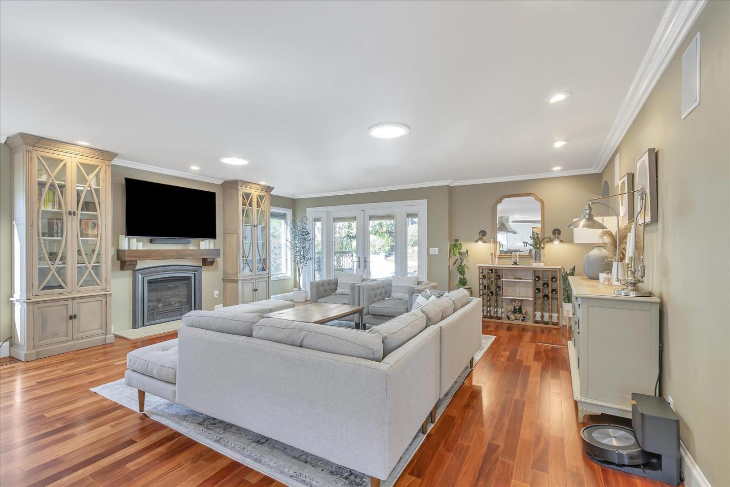1261 Oddstad Boulevard