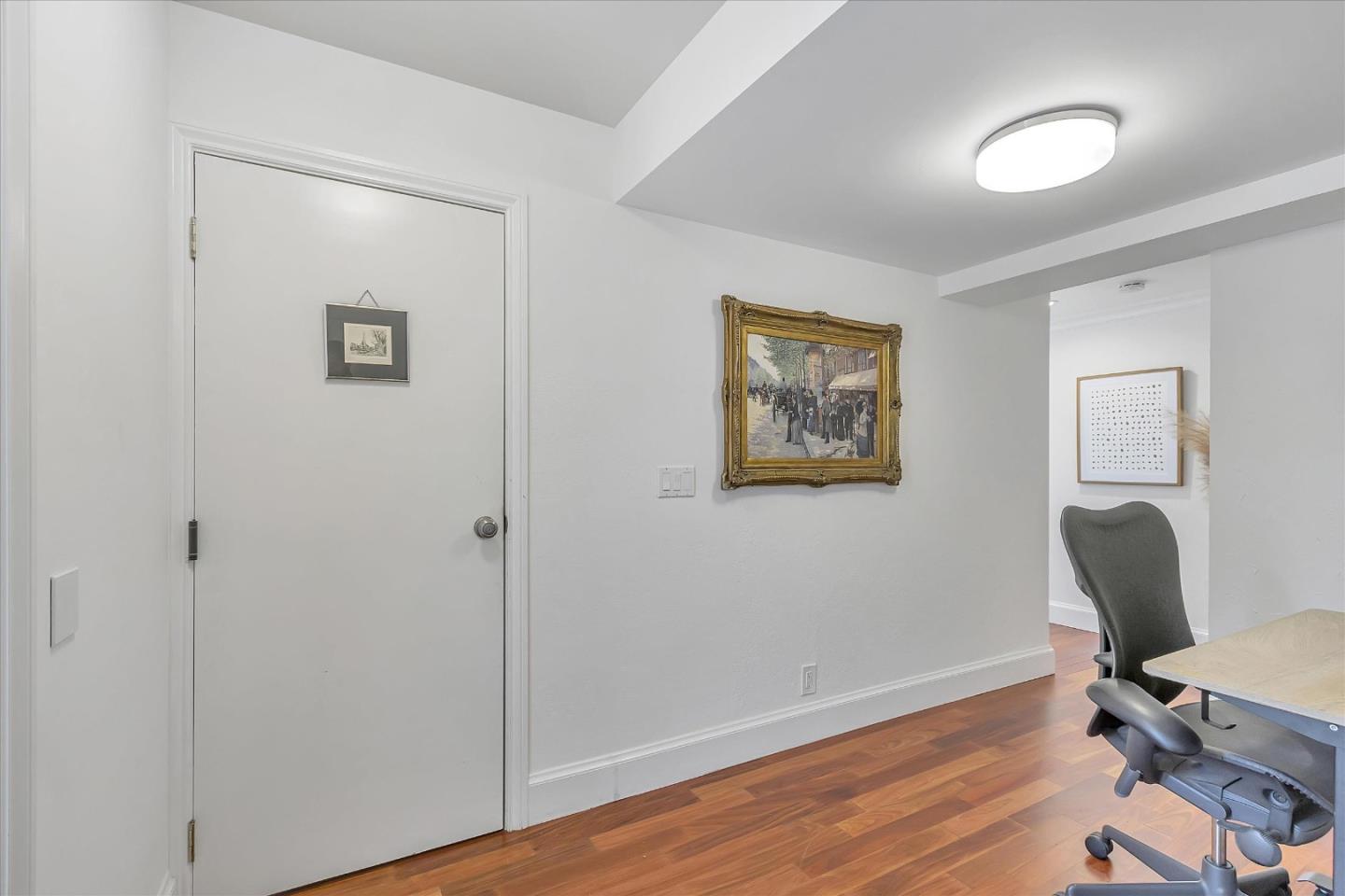 1261 Oddstad Boulevard