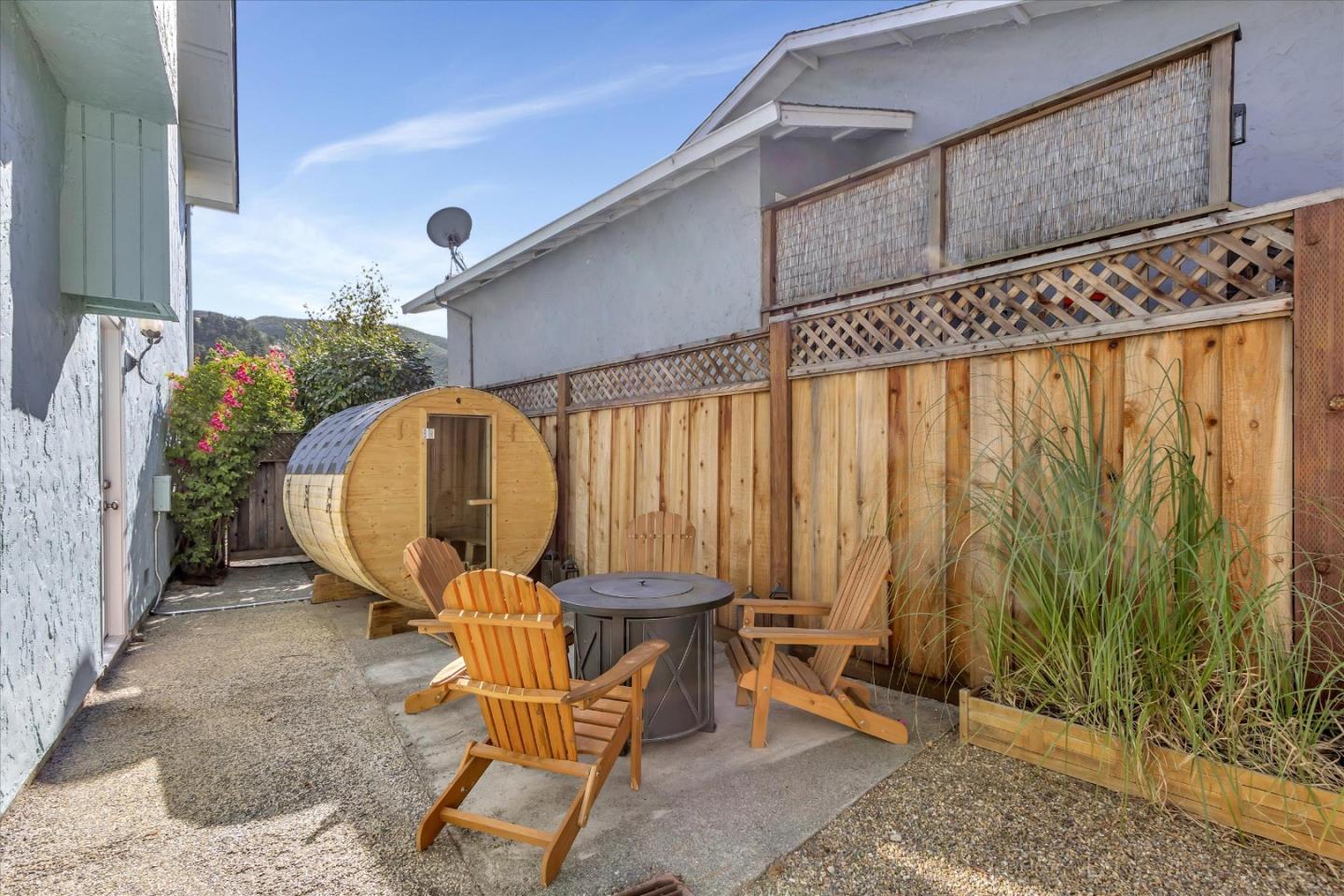 1261 Oddstad Boulevard