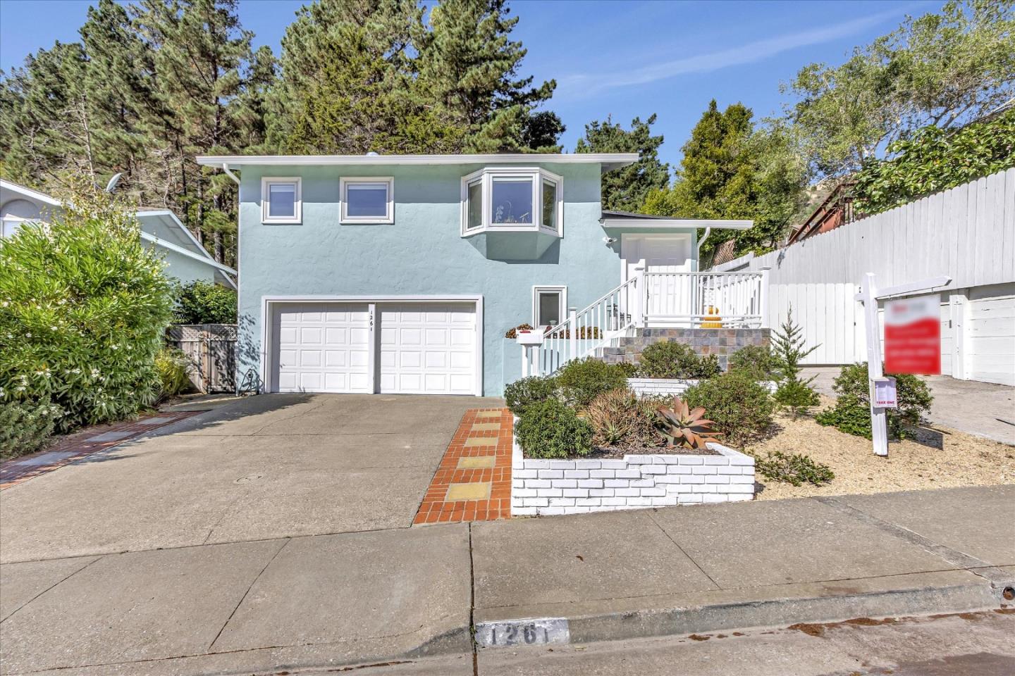 1261 Oddstad Boulevard