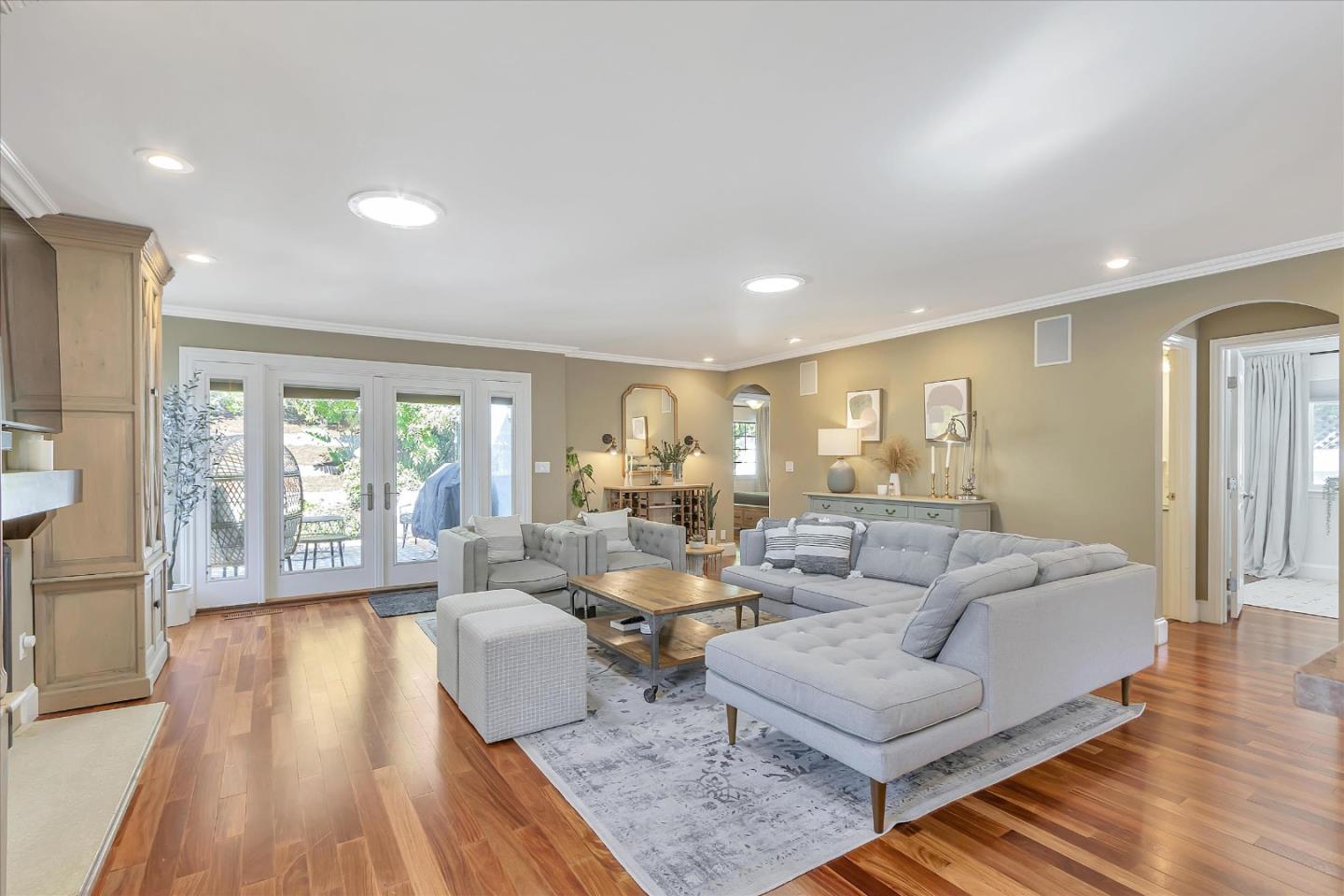 1261 Oddstad Boulevard