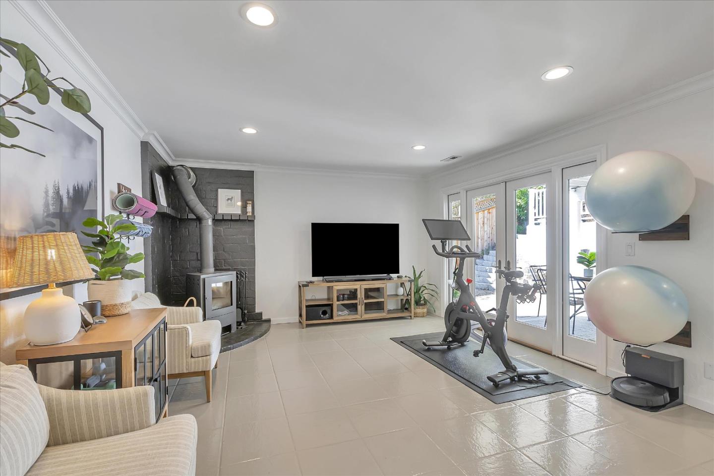 1261 Oddstad Boulevard