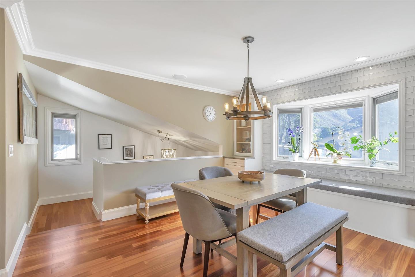 1261 Oddstad Boulevard
