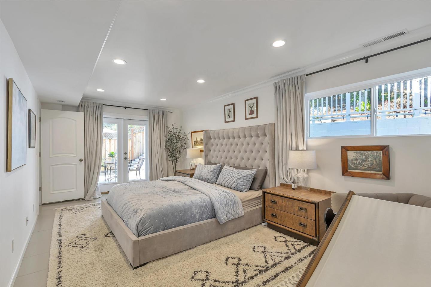 1261 Oddstad Boulevard