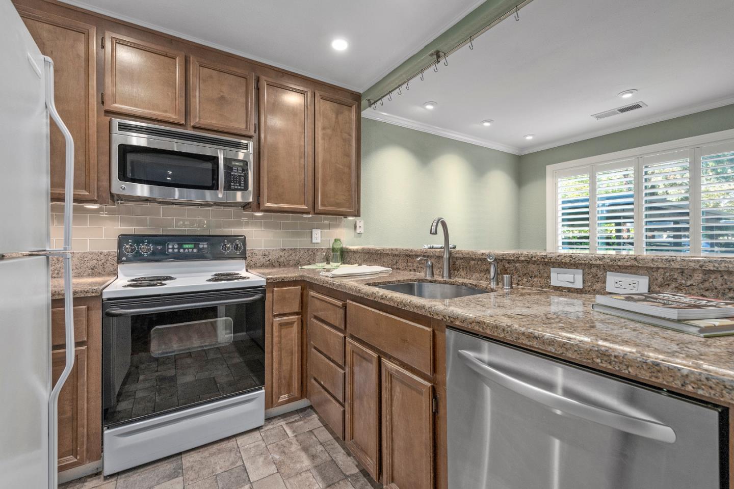 2903 La Terrace Circle