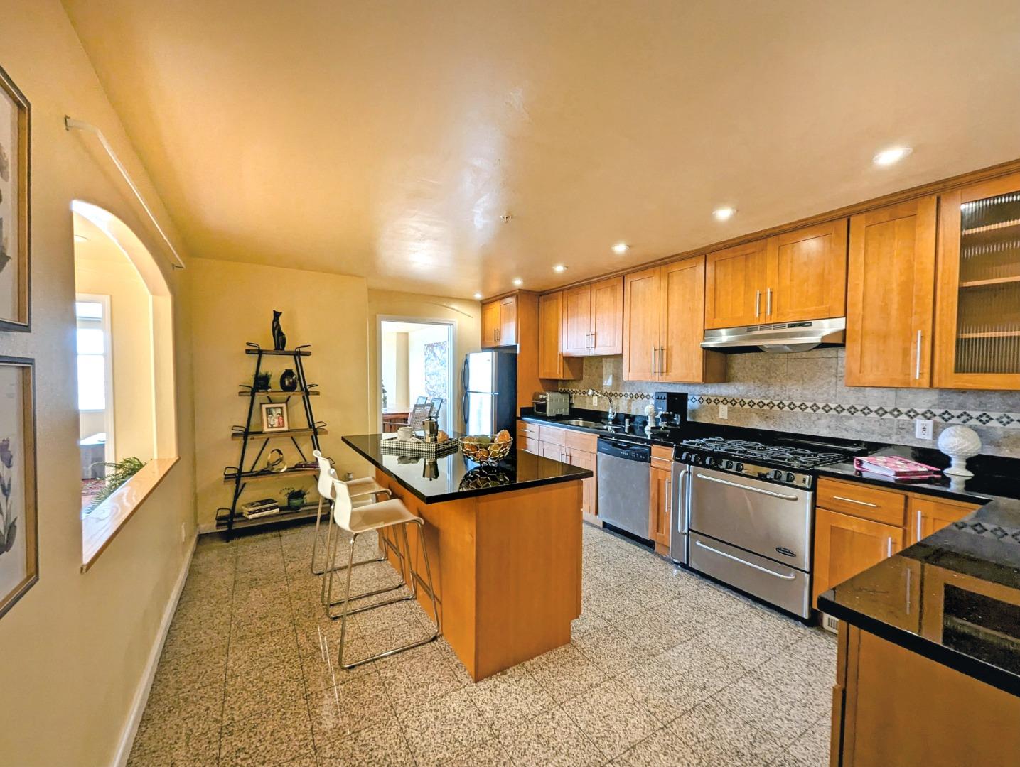 231 Los Olivos Avenue