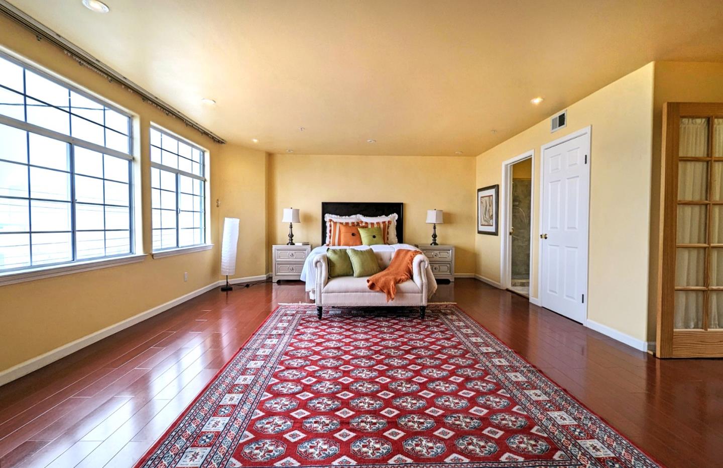 231 Los Olivos Avenue