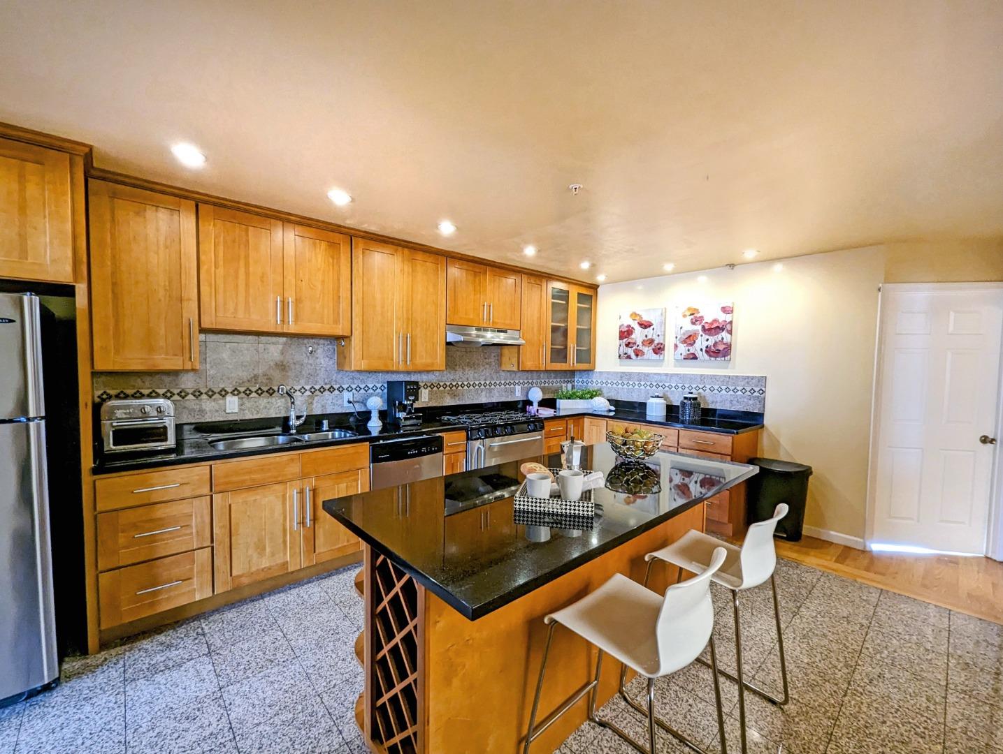 231 Los Olivos Avenue