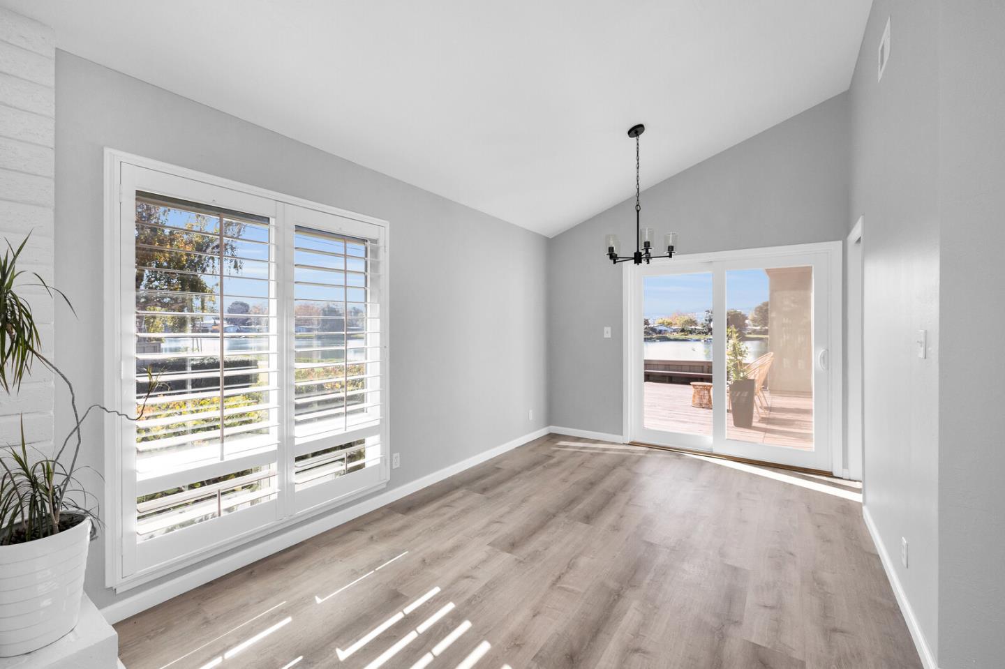 160 Beach Park Blvd