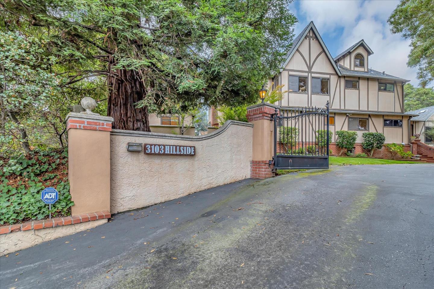 3103 Hillside Drive
