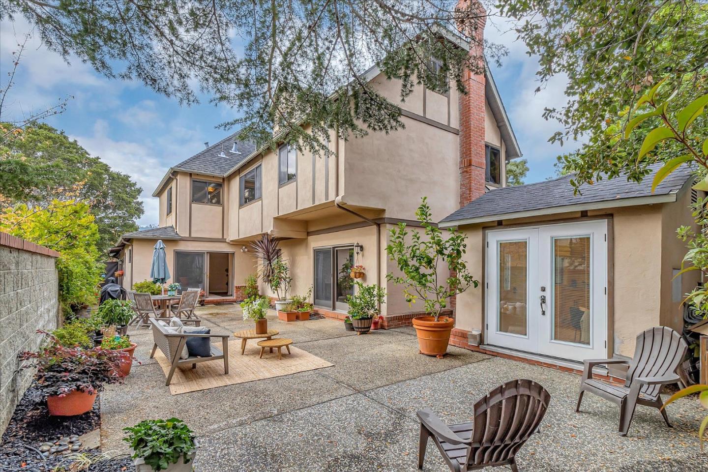 3103 Hillside Drive