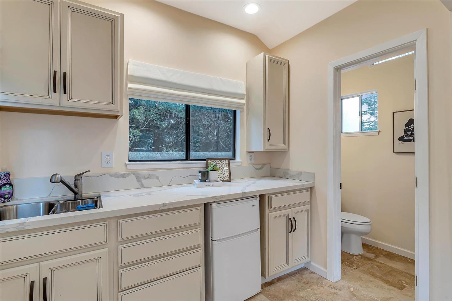 3103 Hillside Drive