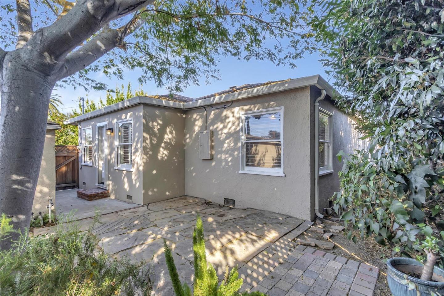 551 Raymond Avenue