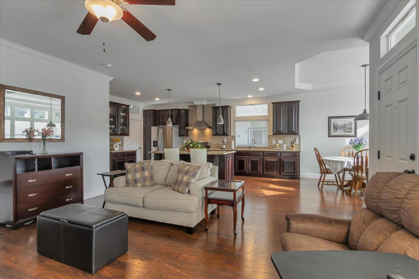 823 Villa Teresa Way Unit: 823