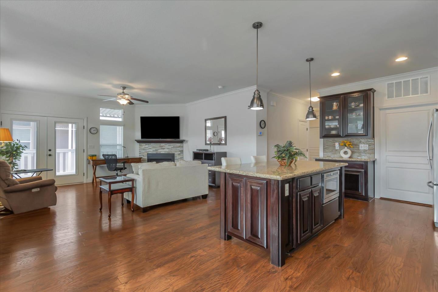 823 Villa Teresa Way Unit: 823
