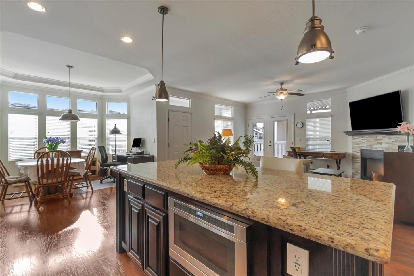 823 Villa Teresa Way Unit: 823