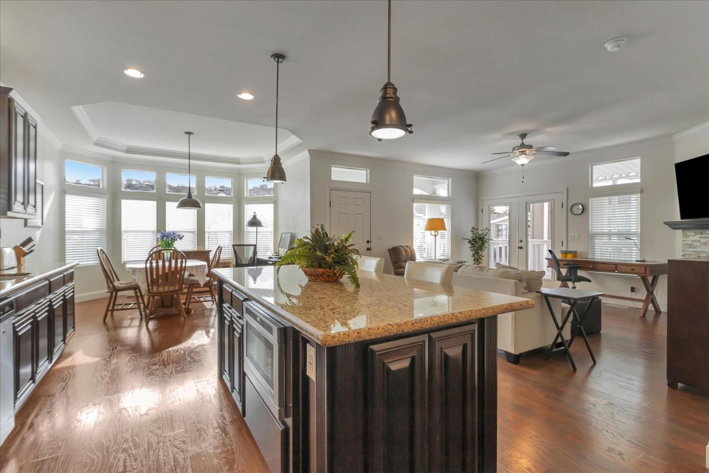 823 Villa Teresa Way Unit: 823