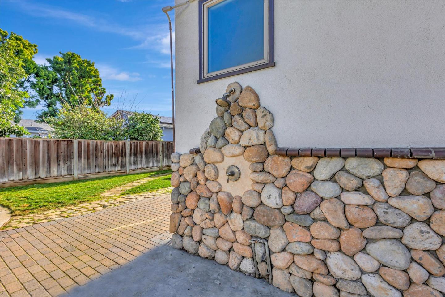 1065 Fewtrell Drive