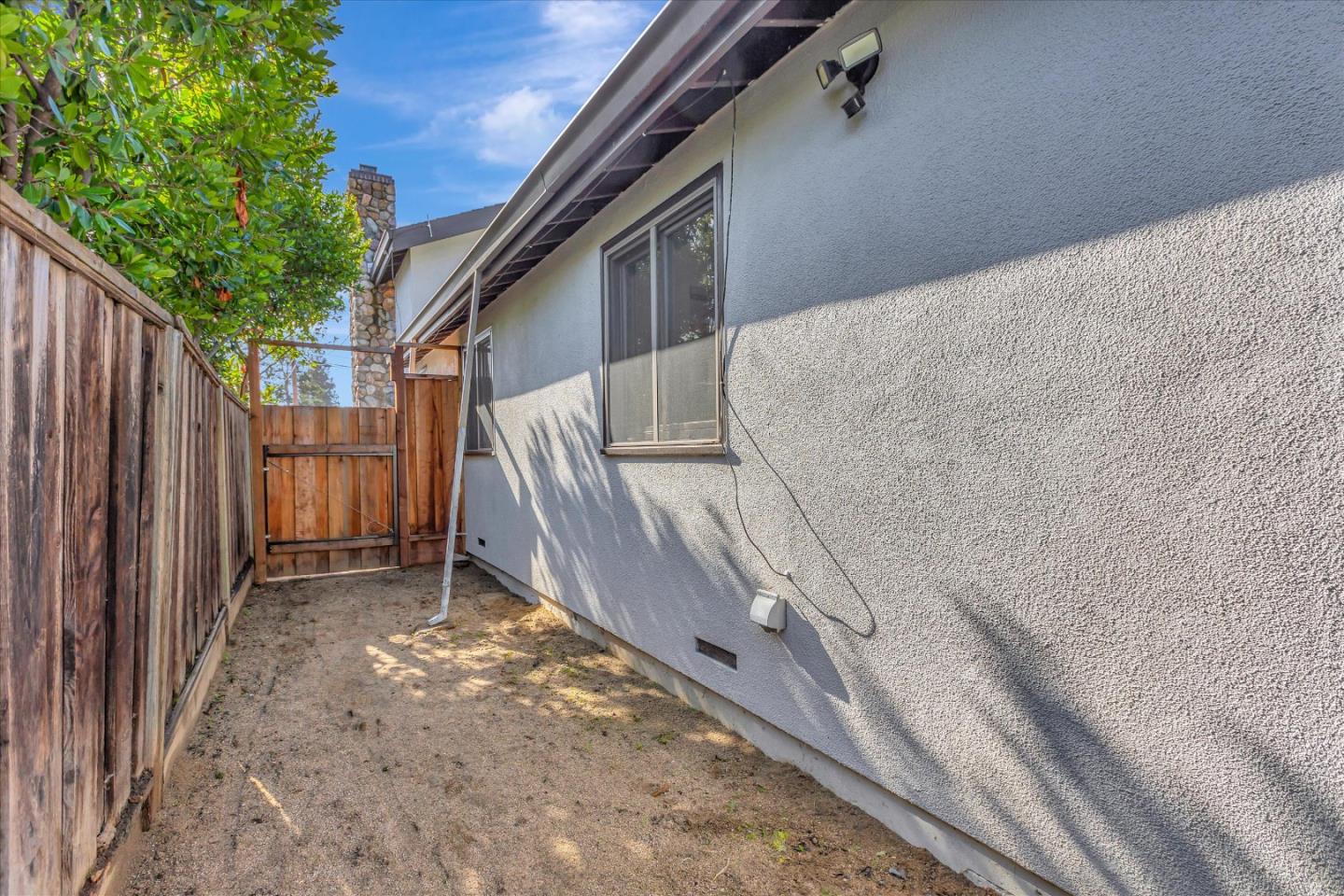 1065 Fewtrell Drive