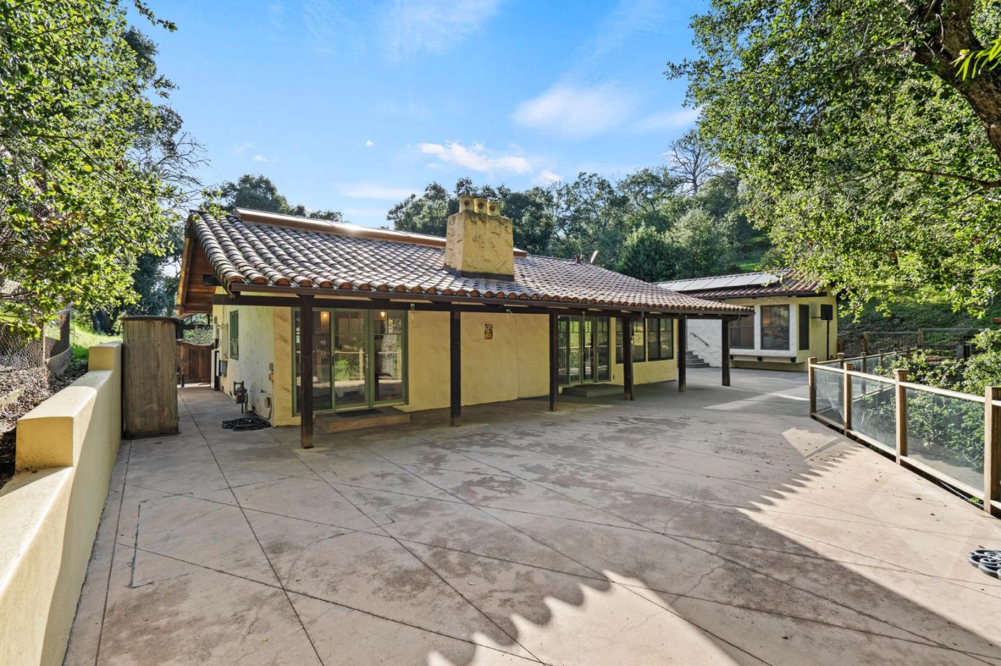320 Cervantes Road